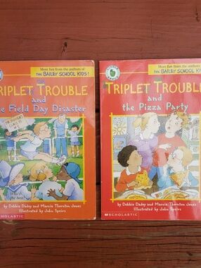 [2] Triplet Trouble (Field Day & Pizza Party) Chapter Books - Paperback
